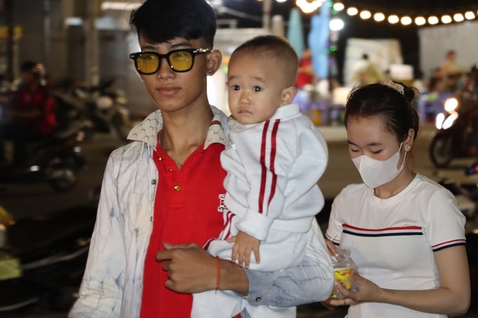 VIDEO: Quảng trường 278 tỉ đồng ở Cà Mau nhộn nhịp ngày Tết - Ảnh 10.