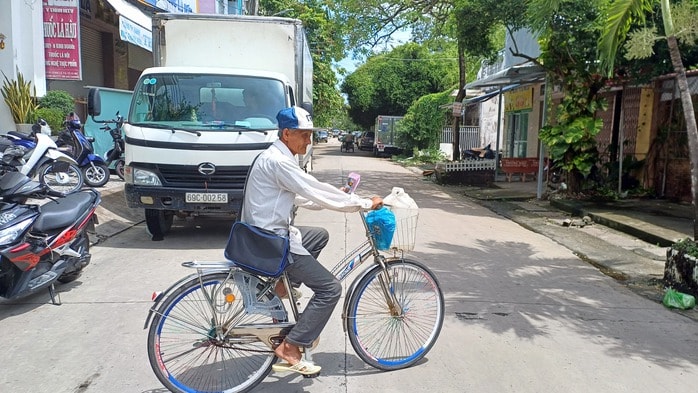 VIDEO: Tết của những người bán vé số dạo - Ảnh 3.