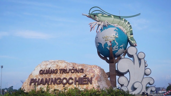 VIDEO: Quảng trường 278 tỉ đồng ở Cà Mau nhộn nhịp ngày Tết - Ảnh 5.