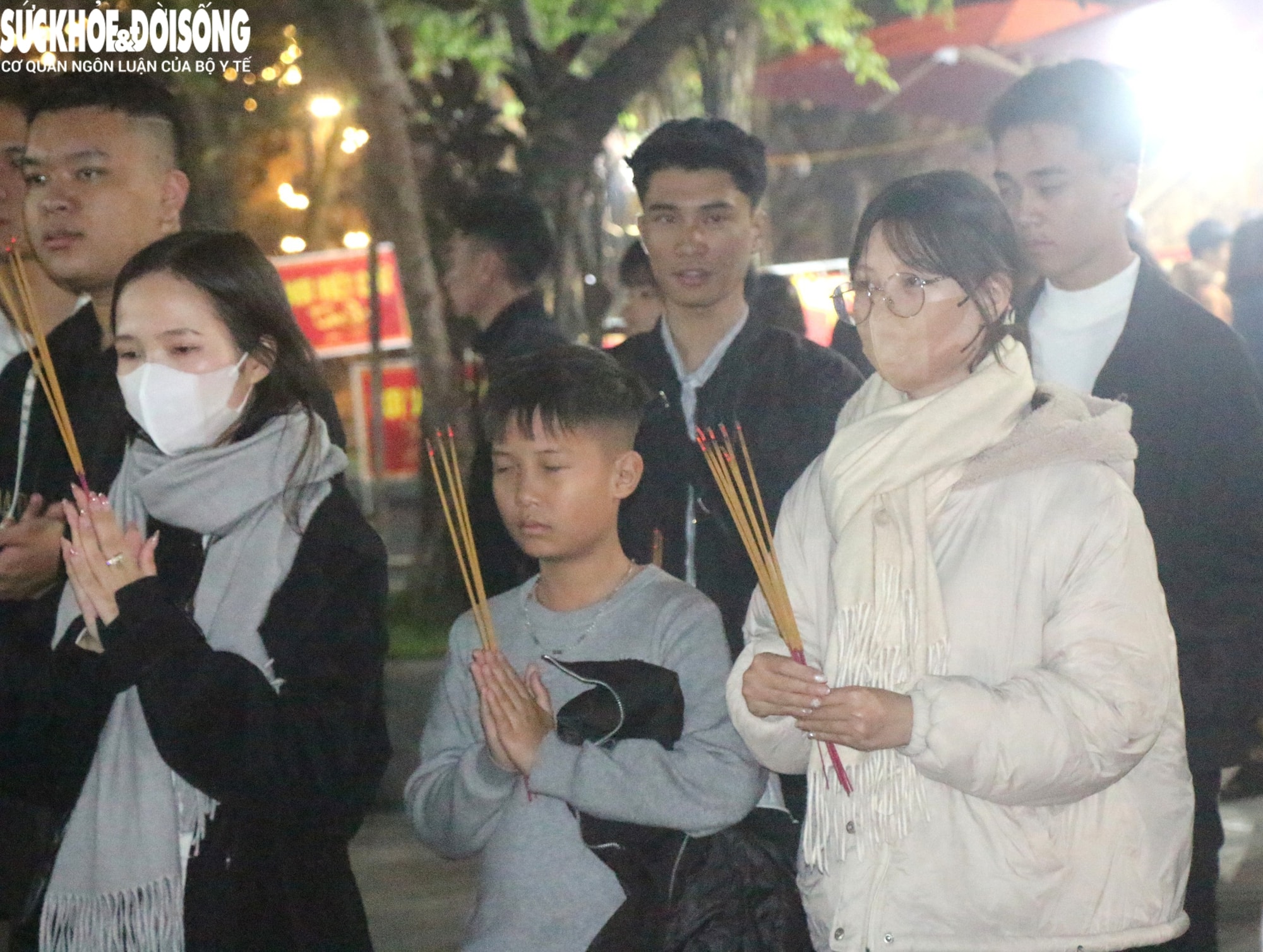 Chuyện chưa biết về xin lộc đêm Giao thừa ở ngôi đền thiêng thờ thần rắn- Ảnh 15. Chuyện chưa biết về xin lộc đêm Giao thừa ở ngôi đền thiêng thờ thần rắn- Ảnh 15.