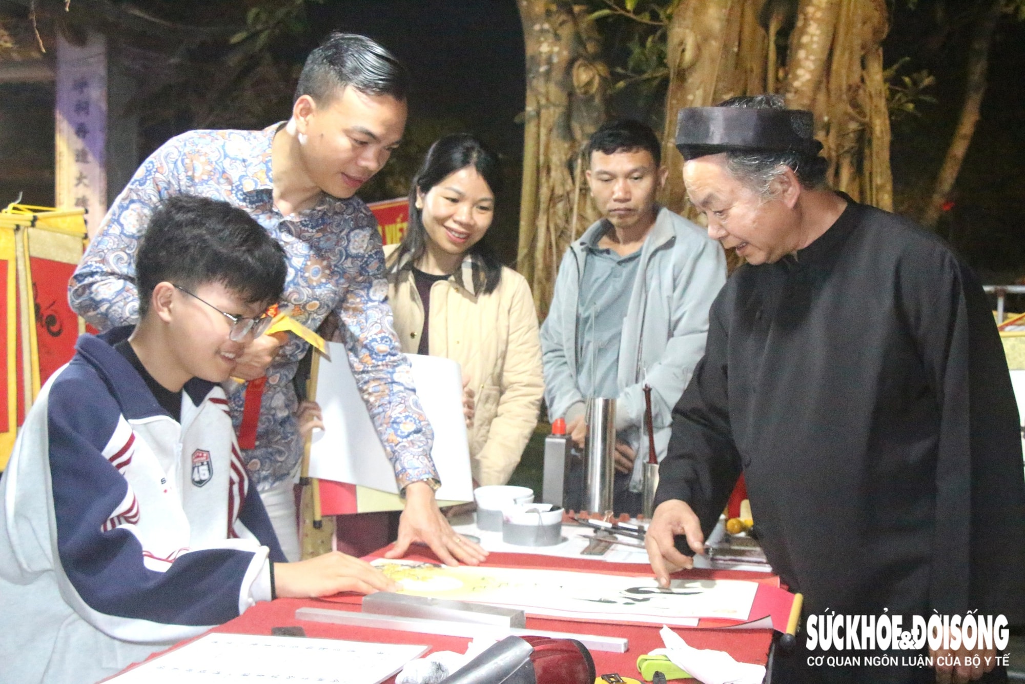 Chuyện chưa biết về xin lộc đêm Giao thừa ở ngôi đền thiêng thờ thần rắn- Ảnh 22. Chuyện chưa biết về xin lộc đêm Giao thừa ở ngôi đền thiêng thờ thần rắn- Ảnh 22.