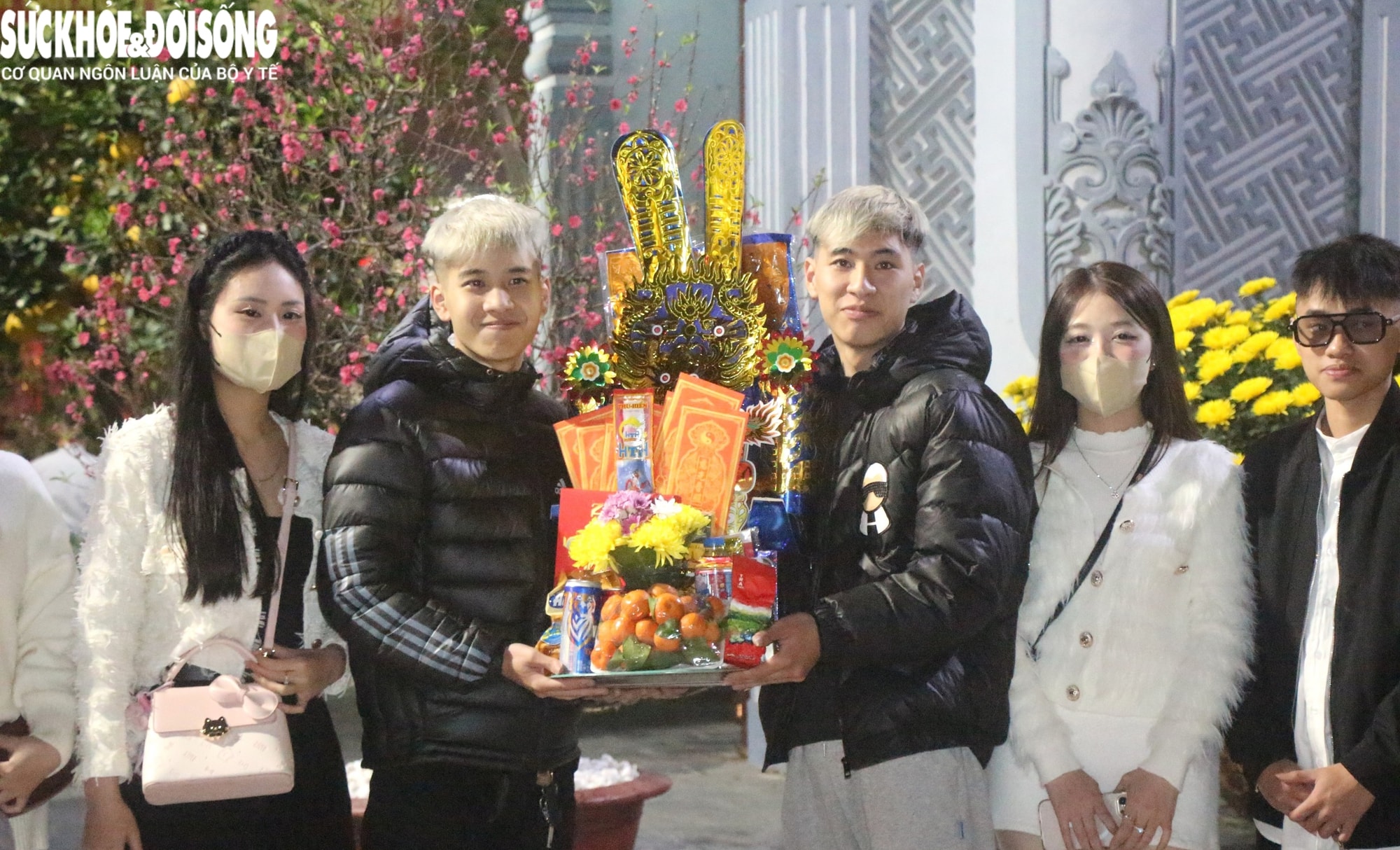 Chuyện chưa biết về xin lộc đêm Giao thừa ở ngôi đền thiêng thờ thần rắn- Ảnh 18. Chuyện chưa biết về xin lộc đêm Giao thừa ở ngôi đền thiêng thờ thần rắn- Ảnh 18.