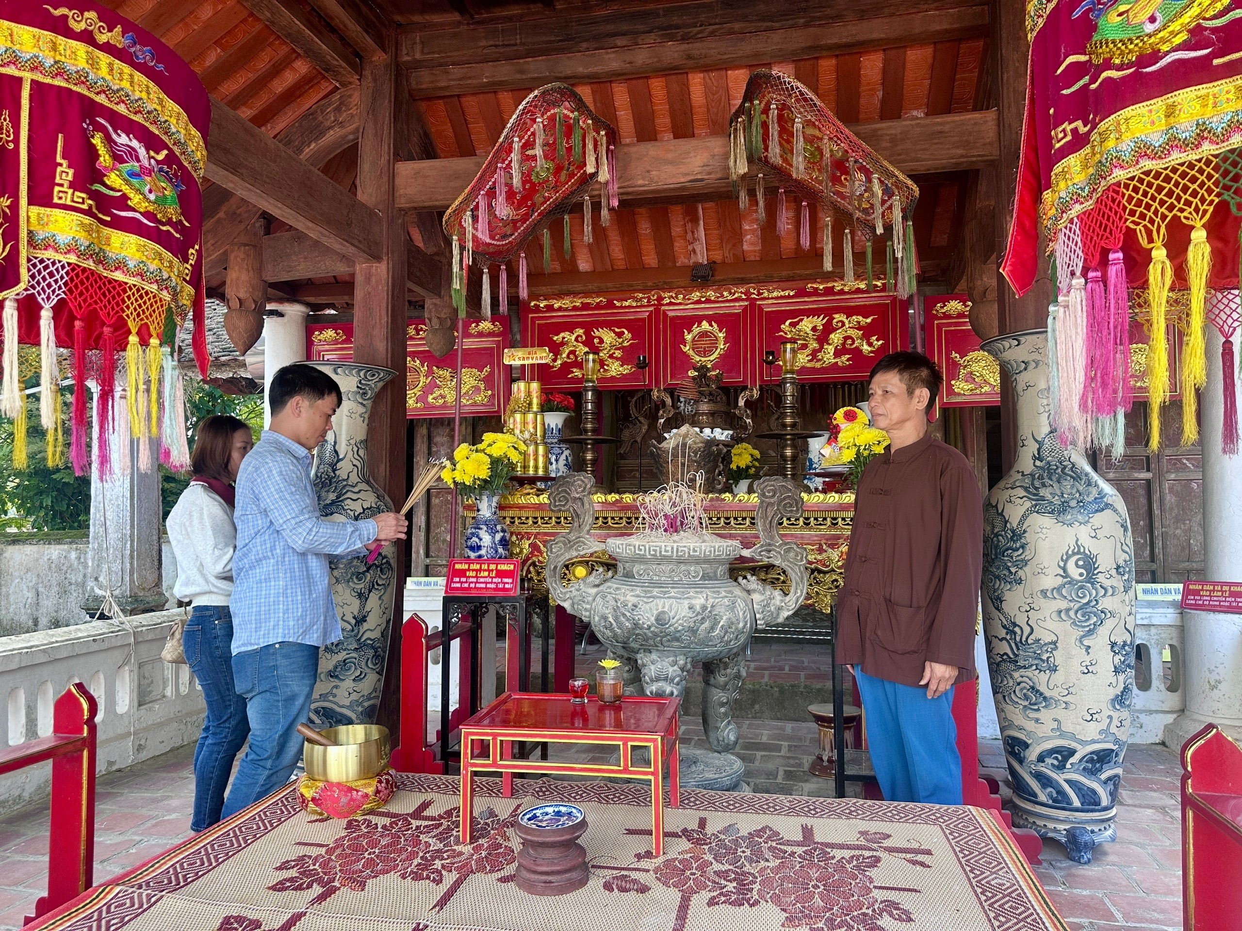 Những bí ẩn trong ngôi đền linh thiêng tồn tại hàng trăm năm ở xứ Nghệ- Ảnh 6.