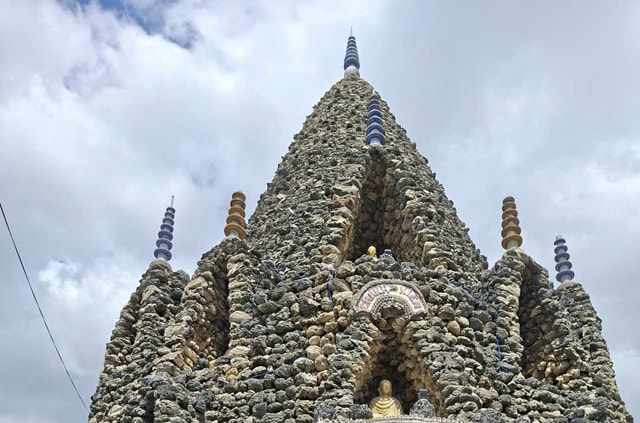 Du xuân thăm ngôi chùa làm bằng vỏ ốc độc đáo ở miền Trung- Ảnh 5.