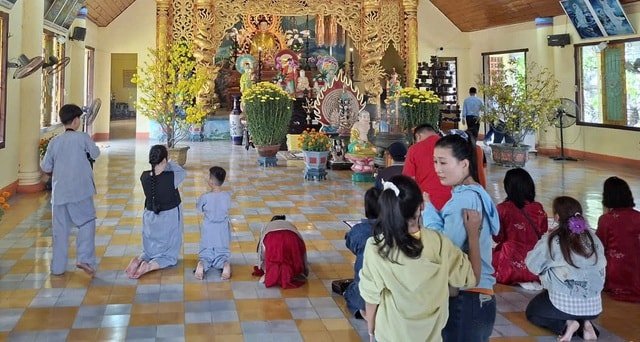 Du xuân thăm ngôi chùa làm bằng vỏ ốc độc đáo ở miền Trung- Ảnh 9.