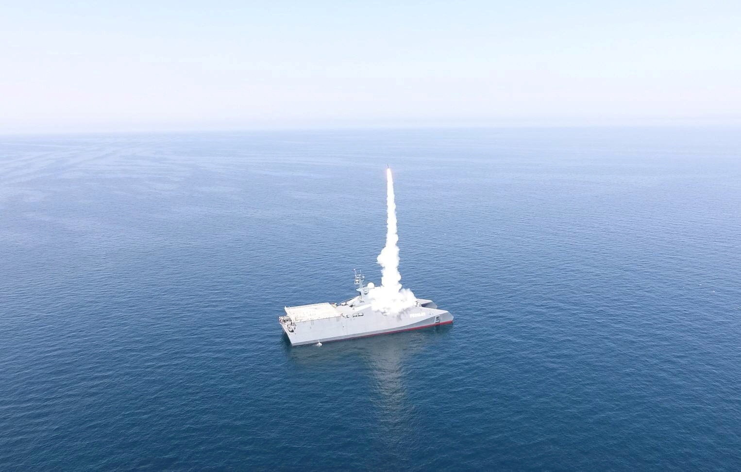 Iran phóng tên lửa trong cuộc tập trận quân sự phía Nam, ngày 17/2/2026. (Ảnh: Lực lượng Vệ binh Cách mạng Hồi giáo Iran (IRGC)/Hãng thông tấn WANA cung cấp qua Reuters)