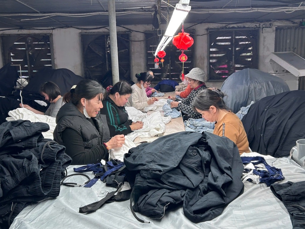 U70 vẫn miệt mài ở xưởng may, thu nhập hơn chục triệu đồng mỗi tháng - 3 U70 vẫn miệt mài ở xưởng may, thu nhập hơn chục triệu đồng mỗi tháng - 3