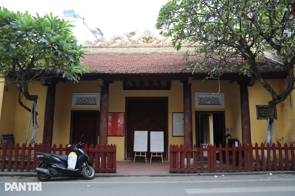 Chuyện về ngôi đền thờ ngựa trắng linh thiêng hơn nghìn năm tuổi ở Hà Nội - 1