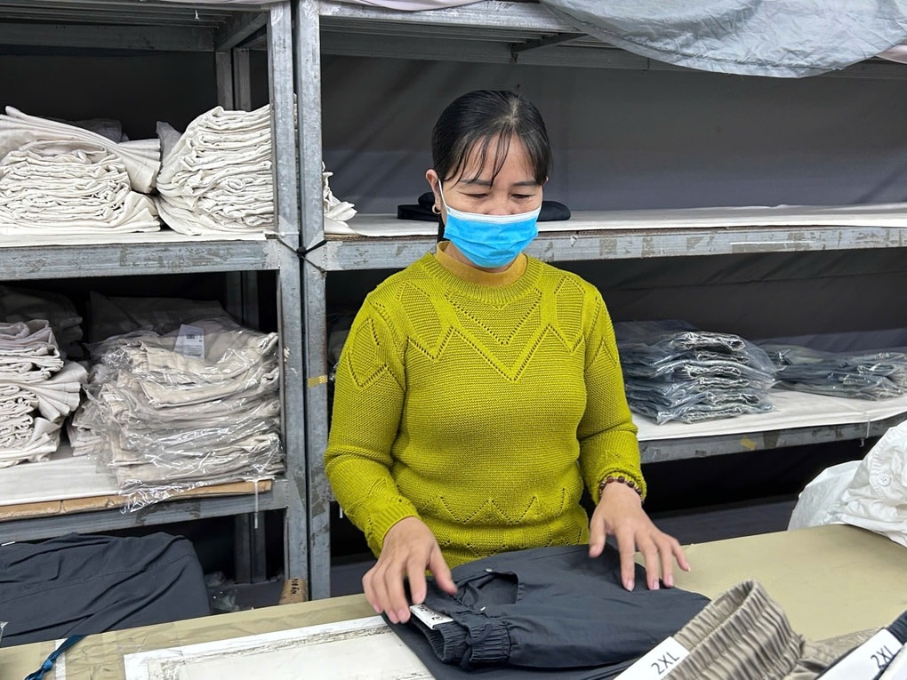 U70 vẫn miệt mài ở xưởng may, thu nhập hơn chục triệu đồng mỗi tháng - 4 U70 vẫn miệt mài ở xưởng may, thu nhập hơn chục triệu đồng mỗi tháng - 4