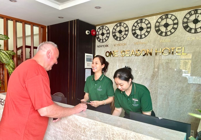 Công việc thầm lặng của người lao động Vũng Tàu xuyên Tết - Ảnh 2.