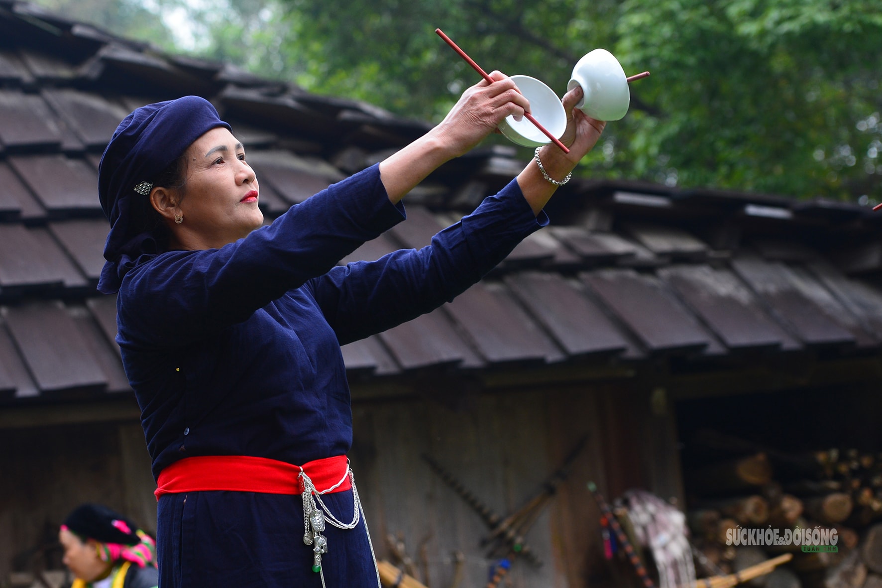 Khi chiếc bát, đôi đũa hóa thành vũ điệu- Ảnh 1.