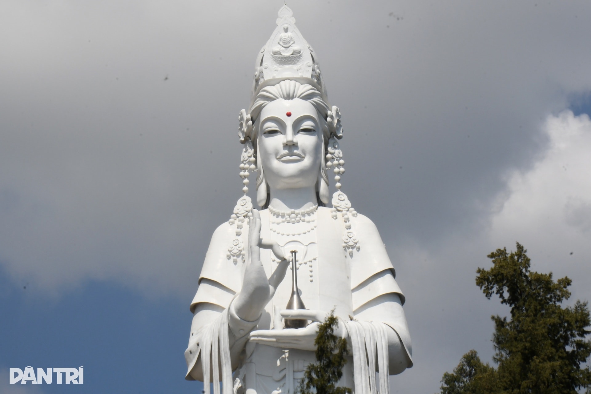 Hàng nghìn người chiêm bái tượng Quan Âm cao nhất Đông Nam Á - 8 Hàng nghìn người chiêm bái tượng Quan Âm cao nhất Đông Nam Á - 8