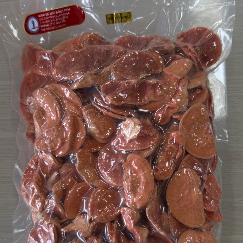 Thầy giáo miền Tây trồng nấm quý trong nhà kính, bán tiền triệu mỗi cân - 3 Thầy giáo miền Tây trồng nấm quý trong nhà kính, bán tiền triệu mỗi cân - 3