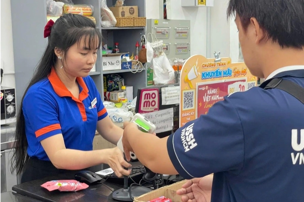 Người trẻ bám trụ lại thành phố làm việc xuyên Tết - 2