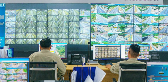 Màn hình giám sát trong các đường hầm được kết nối với trung tâm ITS. Ảnh: Anh Duy