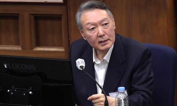 Cựu tổng thống Hàn Quốc Yoon Suk-yeol phát biểu tại tòa án ở Seoul hồi tháng 12/2025. Ảnh: Yonhap