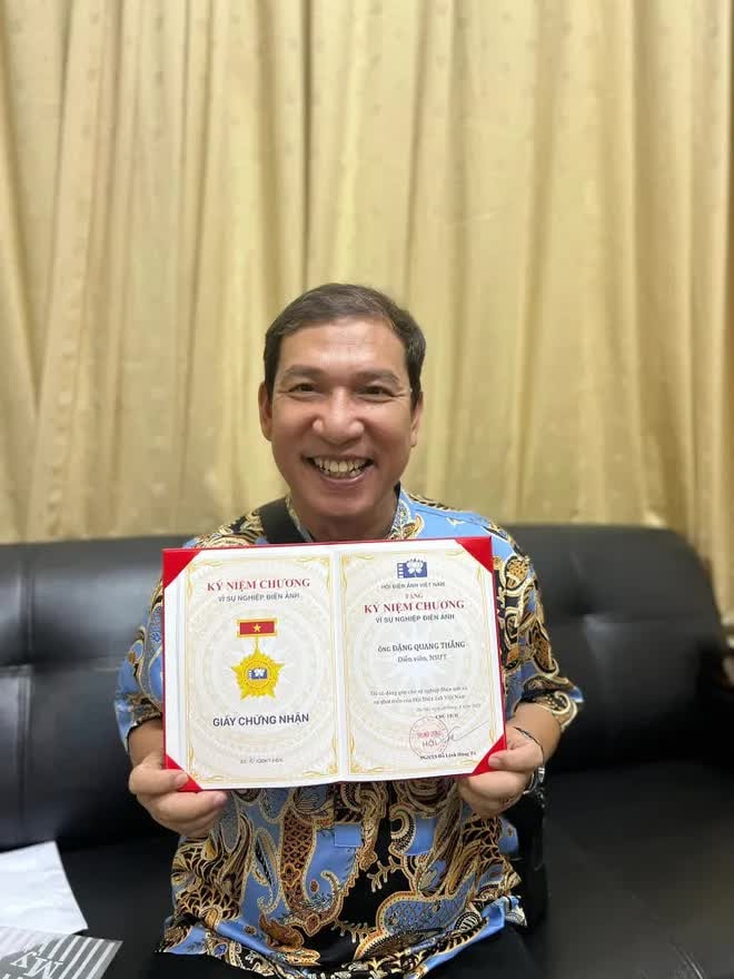 Quang Thắng đóng 'Tết này ai đến xông nhà' nổi danh cả nước, tuổi U60 sống giản dị luôn tâm huyết với nghề diễn- Ảnh 3.