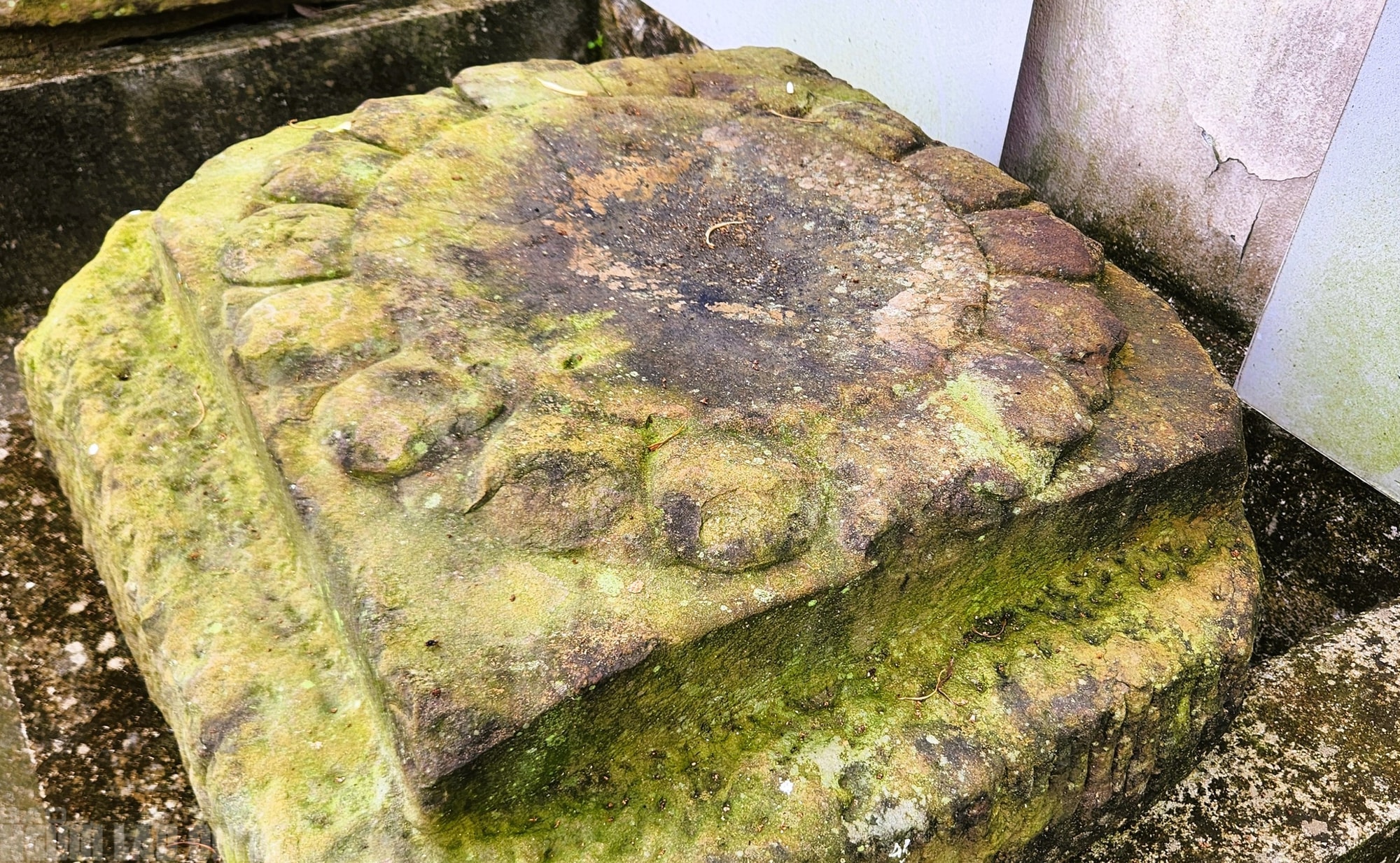 Kỳ bí những chân tảng đá hơn 600 năm ở Thành nhà Hồ - Ảnh 3.