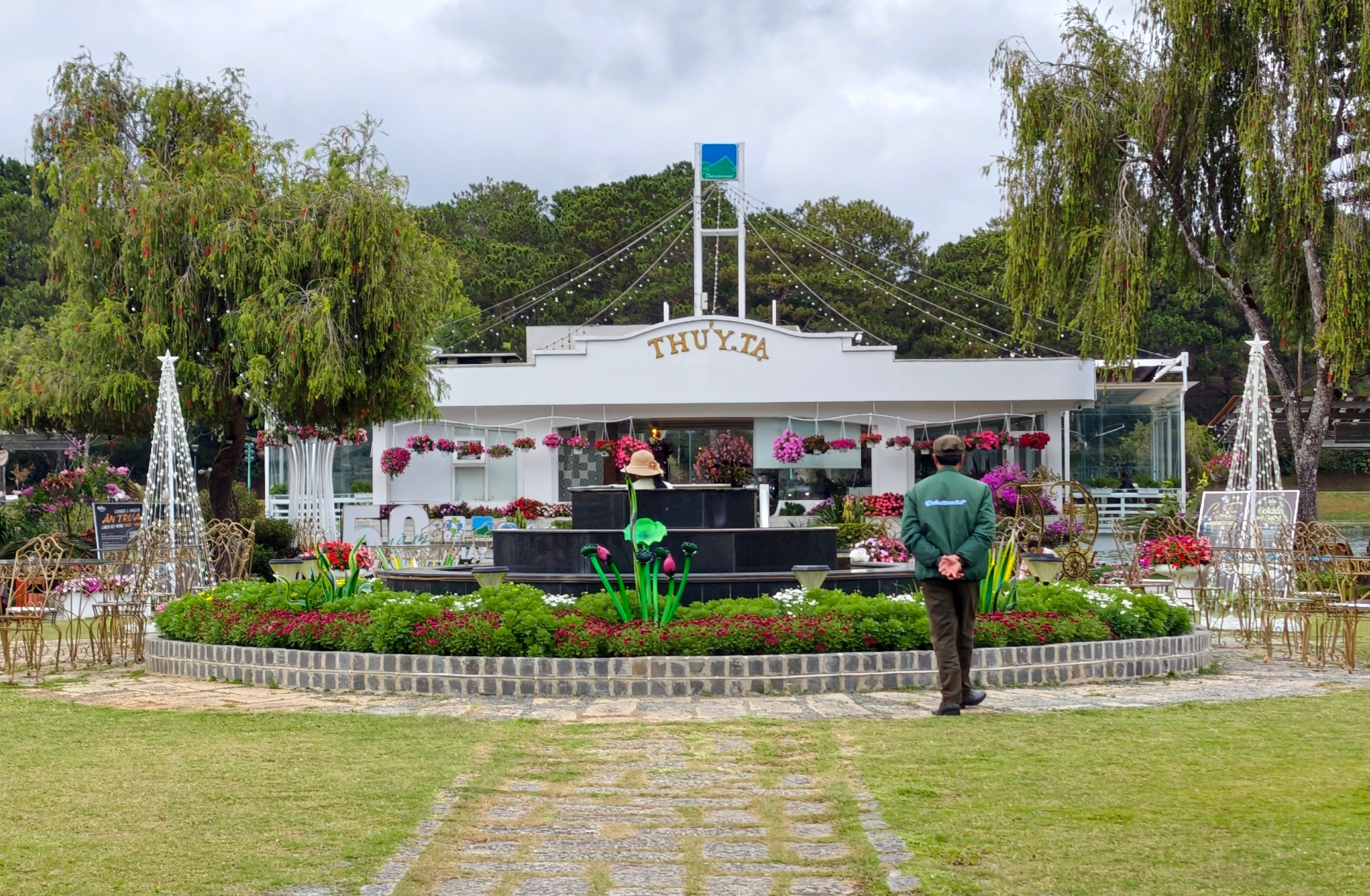 Ảnh độc đáo Đà Lạt hơn nửa thế kỷ trước và đầu năm Bính Ngọ 2026 - Ảnh 16.