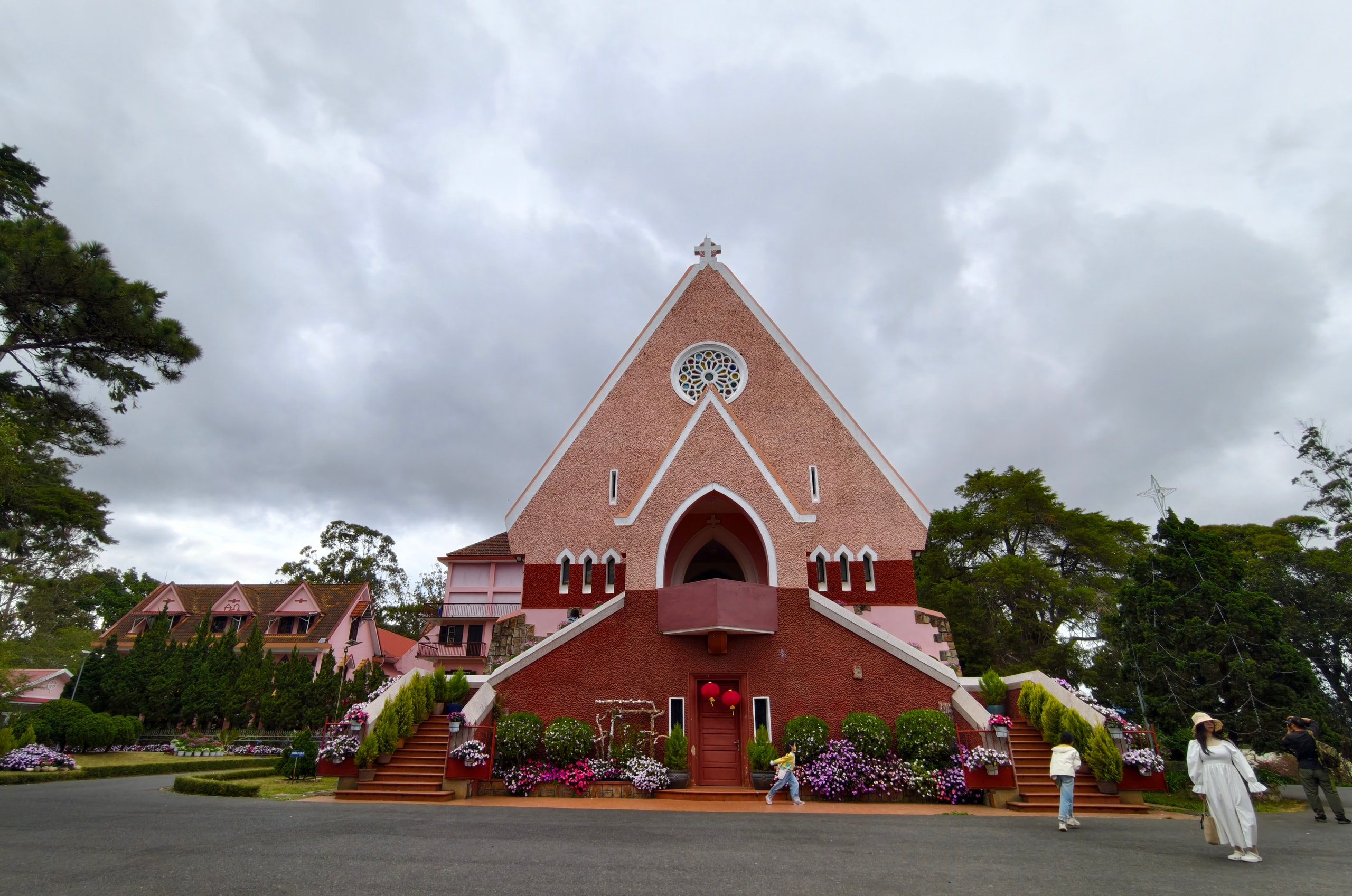 Ảnh độc đáo Đà Lạt hơn nửa thế kỷ trước và đầu năm Bính Ngọ 2026 - Ảnh 19.