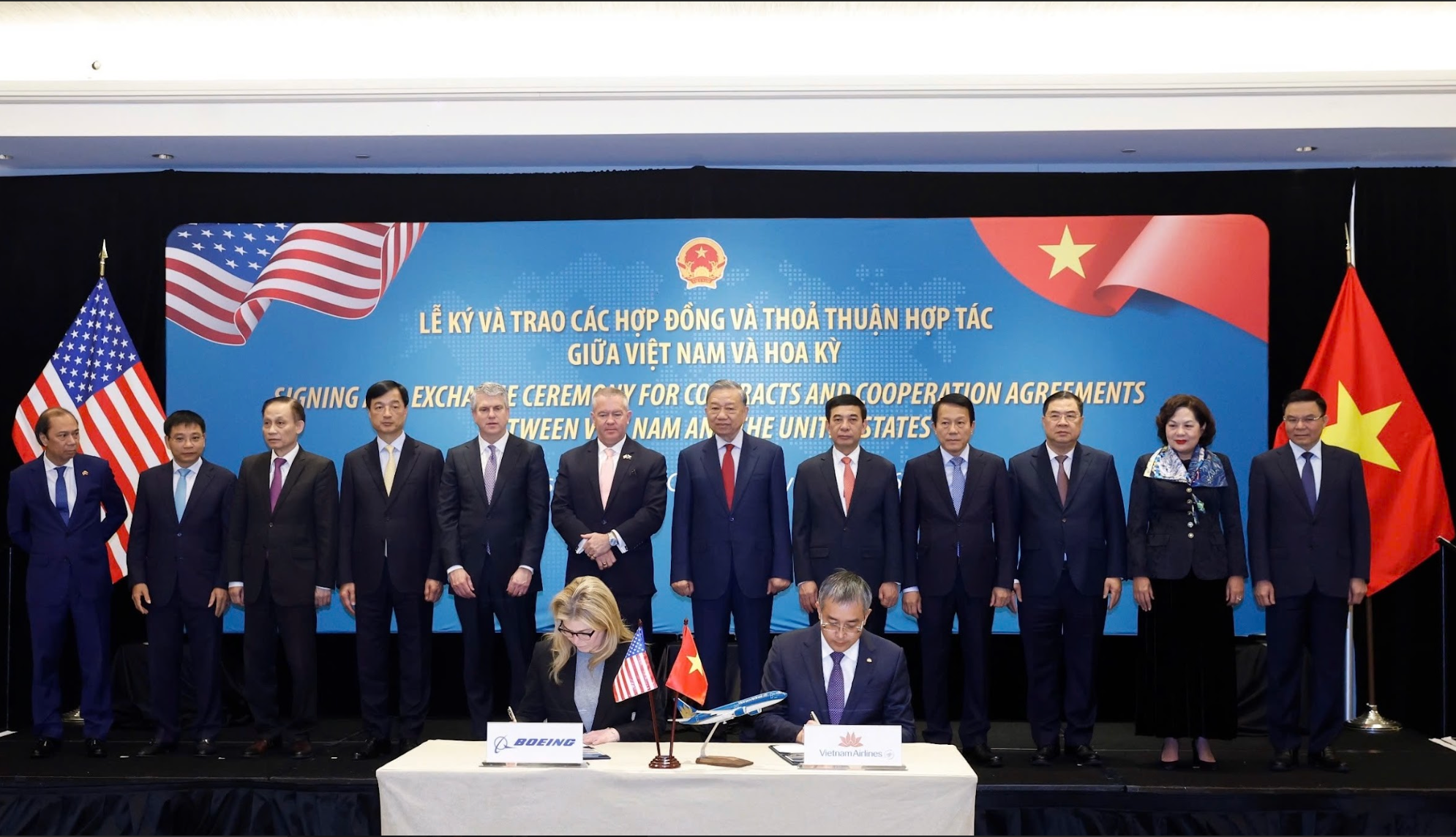 Tổng Bí thư Tô Lâm chứng kiến Vietnam Airlines ký kết mua 50 máy bay - Ảnh 1.