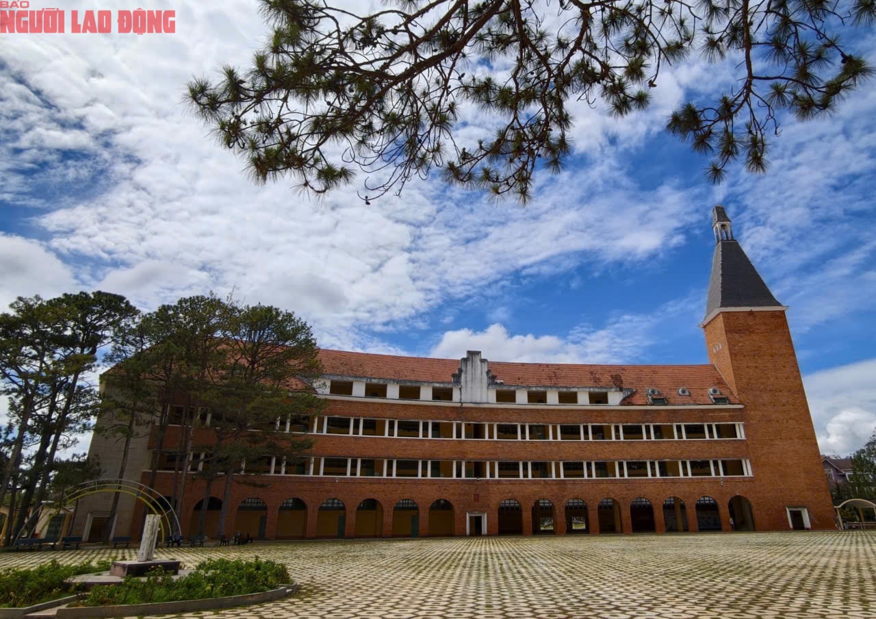 Ảnh độc đáo Đà Lạt hơn nửa thế kỷ trước và đầu năm Bính Ngọ 2026 - Ảnh 3.