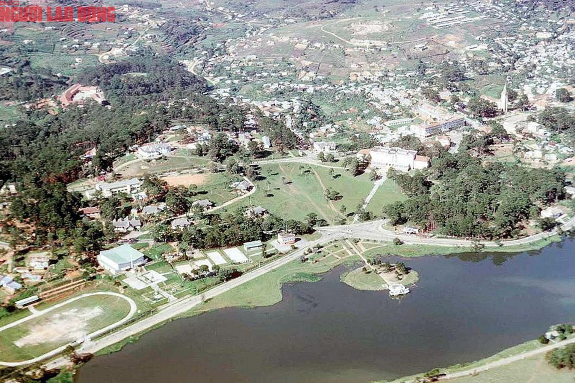 Ảnh độc đáo Đà Lạt hơn nửa thế kỷ trước và đầu năm Bính Ngọ 2026 - Ảnh 4.