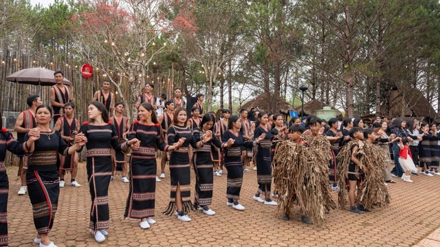 Tưng bừng Lễ hội đường phố Âm vang Măng Đen 2026 với văn hóa đặc sắc - Ảnh 1.