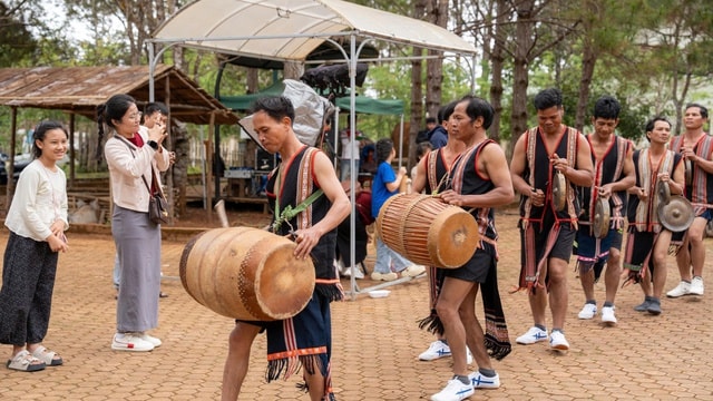 Tưng bừng Lễ hội đường phố Âm vang Măng Đen 2026 với văn hóa đặc sắc - Ảnh 2.