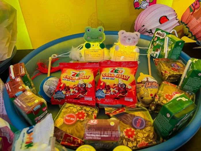 VIDEO: Ngôi chùa đặc biệt làm tết Trung thu cho những hương linh bé bỏng tại TP HCM - Ảnh 12.