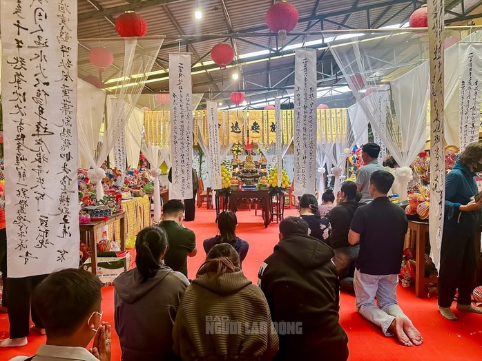 VIDEO: Ngôi chùa đặc biệt làm tết Trung thu cho những hương linh bé bỏng tại TP HCM - Ảnh 14.