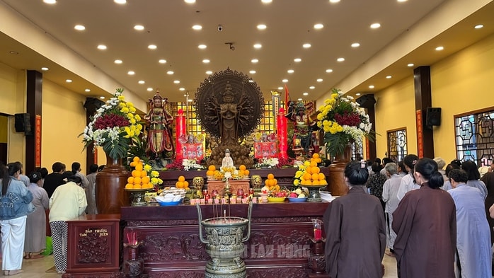 VIDEO: Ngôi chùa đặc biệt làm tết Trung thu cho những hương linh bé bỏng tại TP HCM - Ảnh 18.