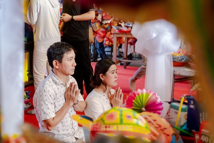 VIDEO: Ngôi chùa đặc biệt làm tết Trung thu cho những hương linh bé bỏng tại TP HCM - Ảnh 29.