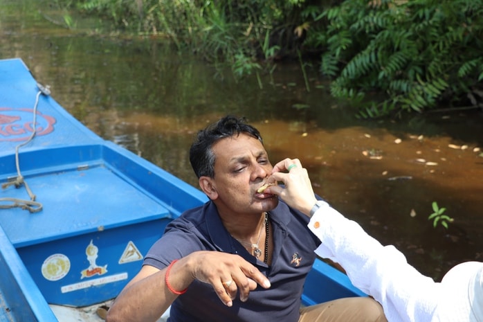 VIDEO: Trải nghiệm ăn ong ngày Tết - Ảnh 7.