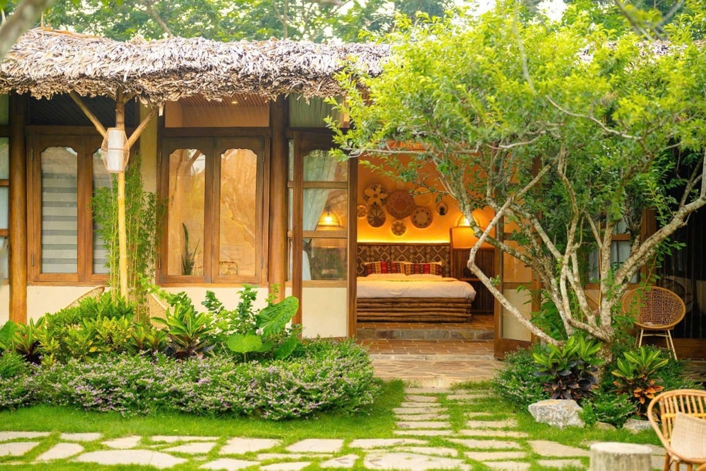 Khách đổ về Mộc Châu cao điểm mùng 4-5 Tết, phòng đẹp kín chỗ từ sớm - 1