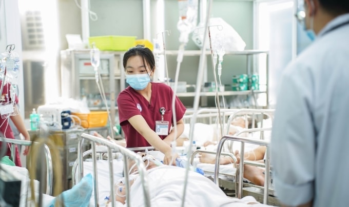 Bệnh nhân cấp cứu tại Bệnh viện Chợ Rẫy. Ảnh: Hạnh Quyên