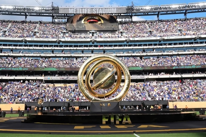 Sân khấu trao giải trên sân MetLife sau trận chung kết FIFA Club World Cup 2025. Ảnh: La Presse