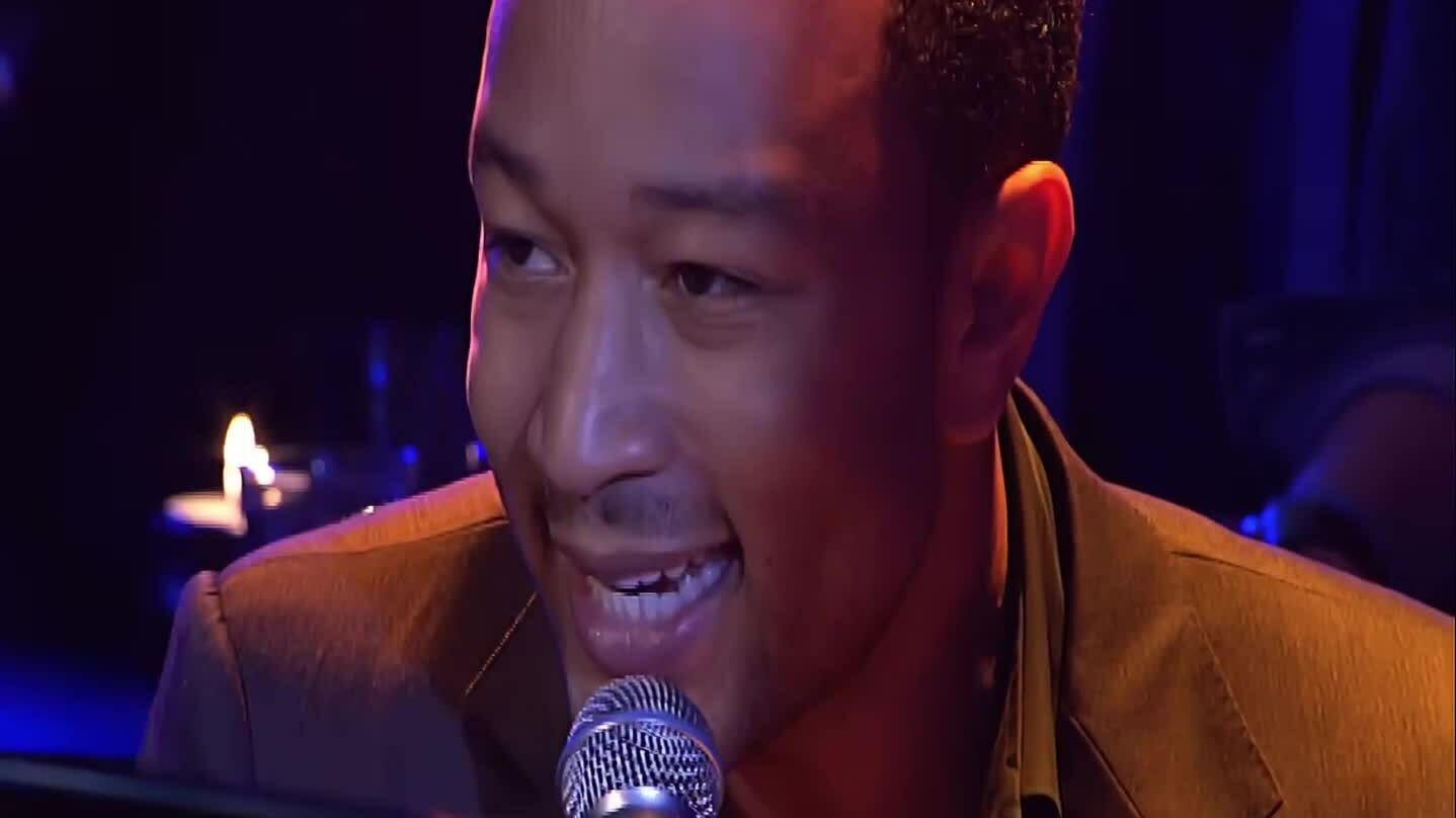 John Legend biểu diễn bản hit 