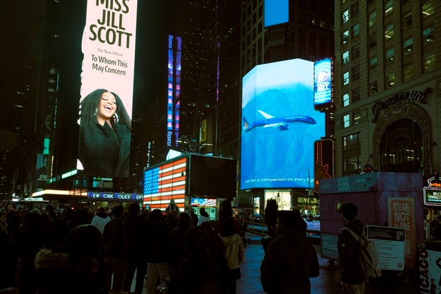 Hình ảnh Việt Nam tỏa sáng tại Quảng trường Thời đại, New York- Ảnh 2. Hình ảnh Việt Nam tỏa sáng tại Quảng trường Thời đại, New York- Ảnh 2.