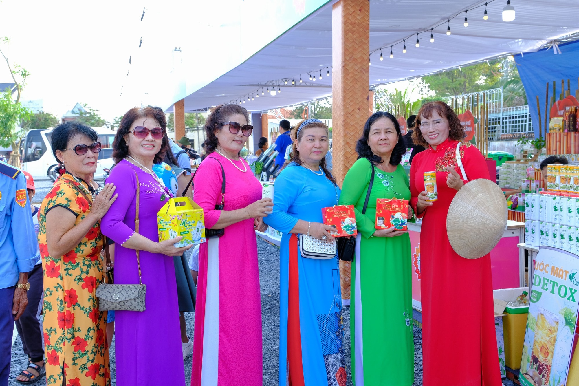 Làng hoa Sa Đéc tưng bừng sắc màu - Ảnh 19. Làng hoa Sa Đéc tưng bừng sắc màu - Ảnh 19.