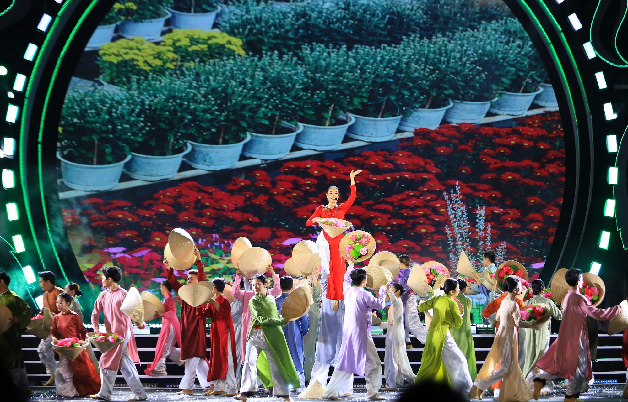 Làng hoa Sa Đéc tưng bừng sắc màu - Ảnh 4. Làng hoa Sa Đéc tưng bừng sắc màu - Ảnh 4.