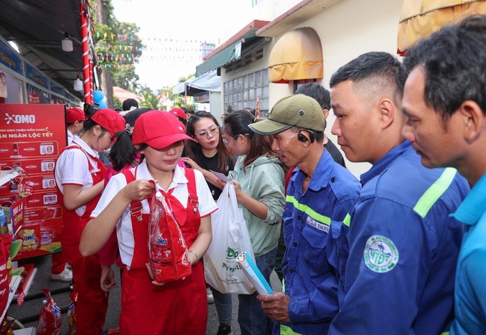Chợ Tết Công đoàn trực tuyến đã phục vụ 215.000 lượt công nhân lao động mua sắm trị giá gần 110 tỉ đồng - Ảnh 5.