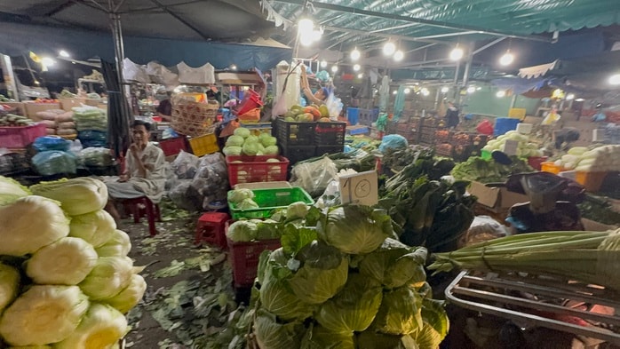 Chợ hoạt động trở lại nhưng ít khách trong năm 2026 tại TP HCM - Ảnh 1. Chợ hoạt động trở lại nhưng ít khách trong năm 2026 tại TP HCM - Ảnh 1.