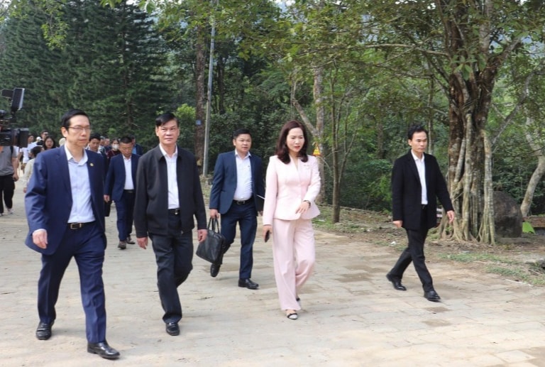 Từ hôm nay 20/2, du khách đến tham quan Yên Tử được miễn phí vé trông giữ phương tiện- Ảnh 2.