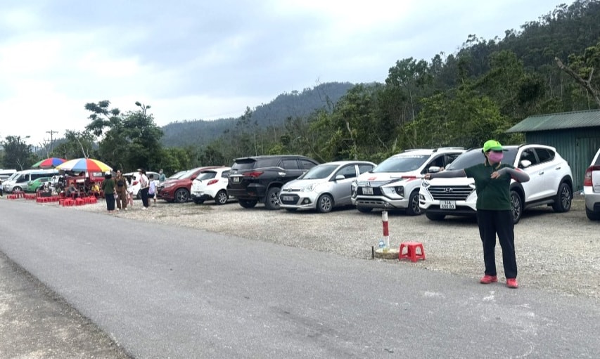 Từ hôm nay 20/2, du khách đến tham quan Yên Tử được miễn phí vé trông giữ phương tiện- Ảnh 1.