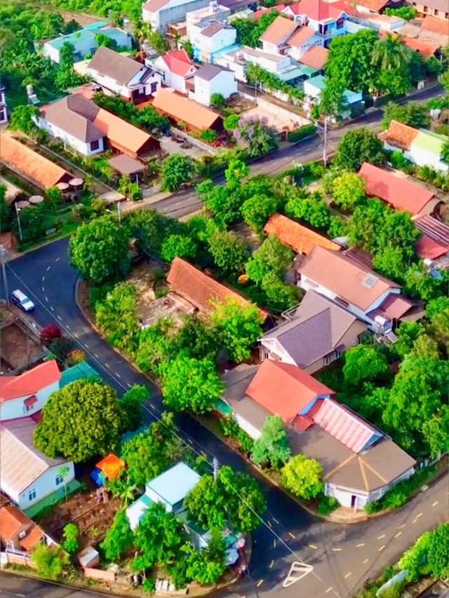 'Buôn cổ giàu đẹp nhất Tây Nguyên' hút khách dịp Tết- Ảnh 2.