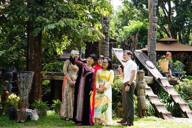 'Buôn cổ giàu đẹp nhất Tây Nguyên' hút khách dịp Tết- Ảnh 16.