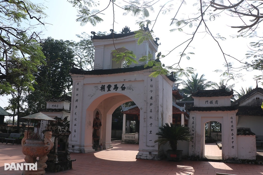 Ngôi đền thiêng gắn với huyền tích ngựa trắng vua Lê Lợi tặng tướng tài - 1 Ngôi đền thiêng gắn với huyền tích ngựa trắng vua Lê Lợi tặng tướng tài - 1