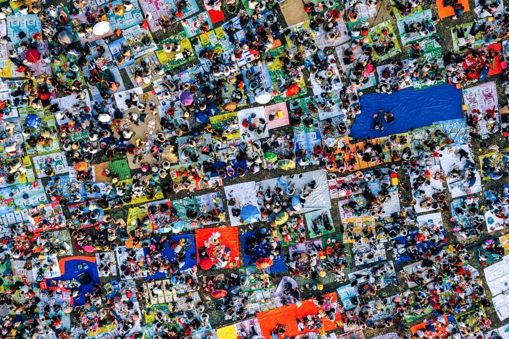 Biển người đổ về núi Bà Đen dịp Tết, Tây Ninh bội thu - 2