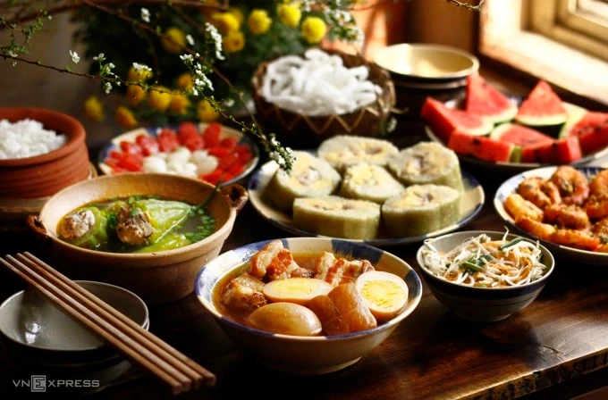 Các món ăn ngày Tết nhiều chất bột đường dễ làm tăng đường huyết. Ảnh: Bùi Thủy